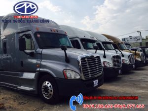 Kinh nghiệm mua xe đầu kéo Mỹ Freightliner